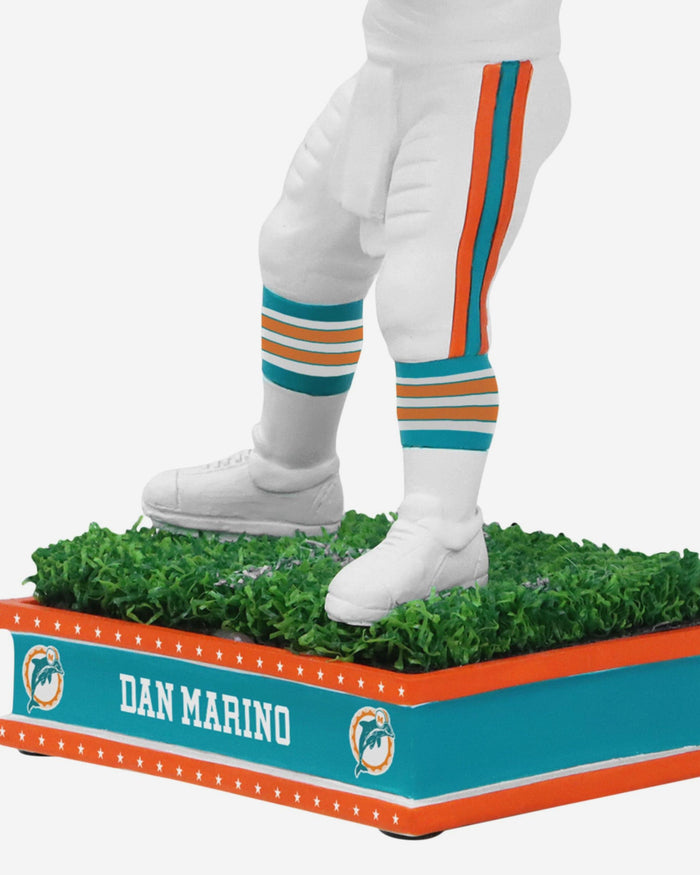 Dan Marino Miami Dolphins Field Star Bobblehead FOCO - FOCO.com