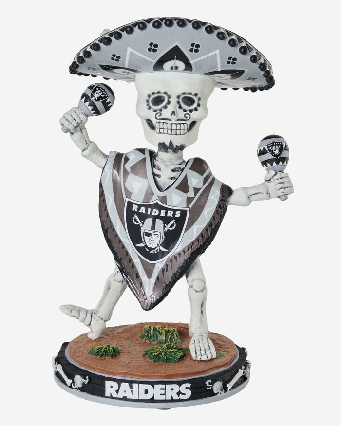Las Vegas Raiders Calavera Glow in the Dark Bobblehead FOCO - FOCO.com