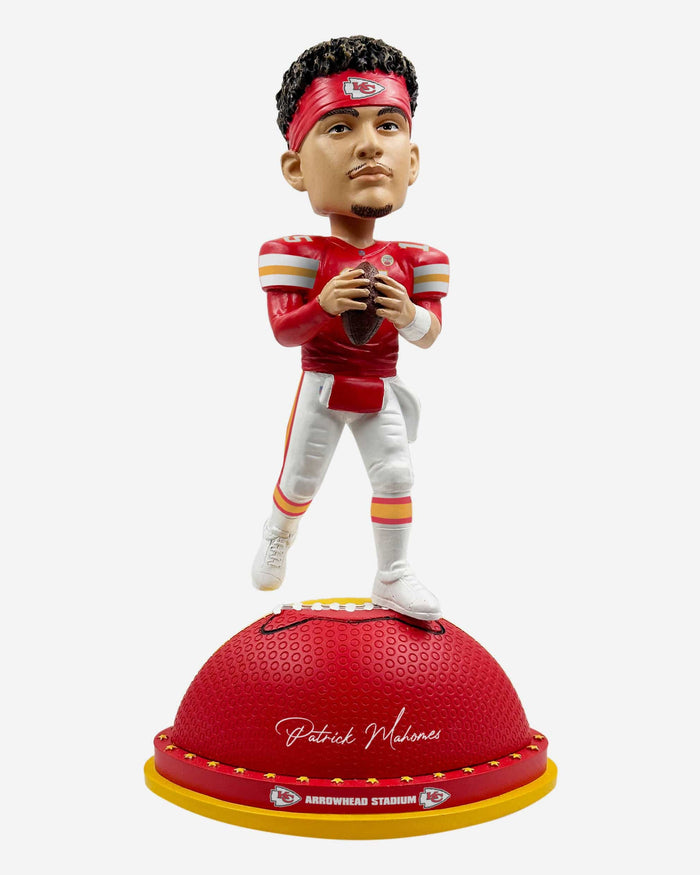 Patrick Mahomes Kansas City Chiefs Magnetic Stadium Base Bobblehead FOCO - FOCO.com