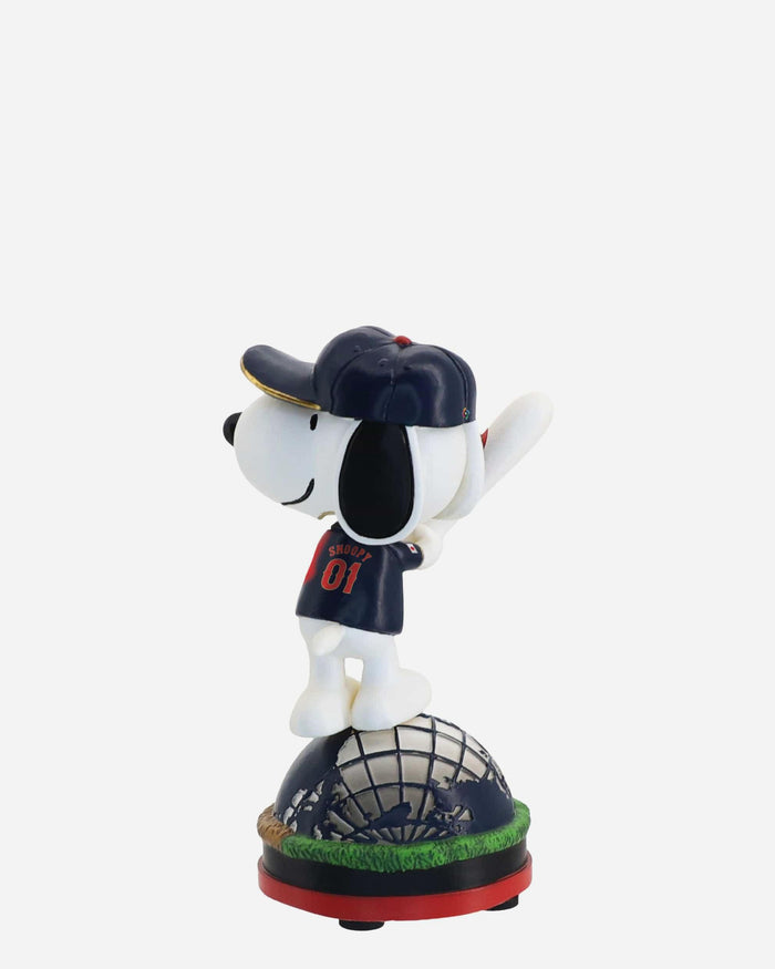 Japan Snoopy Peanuts 2026 World Baseball Classic Bobblehead FOCO - FOCO.com