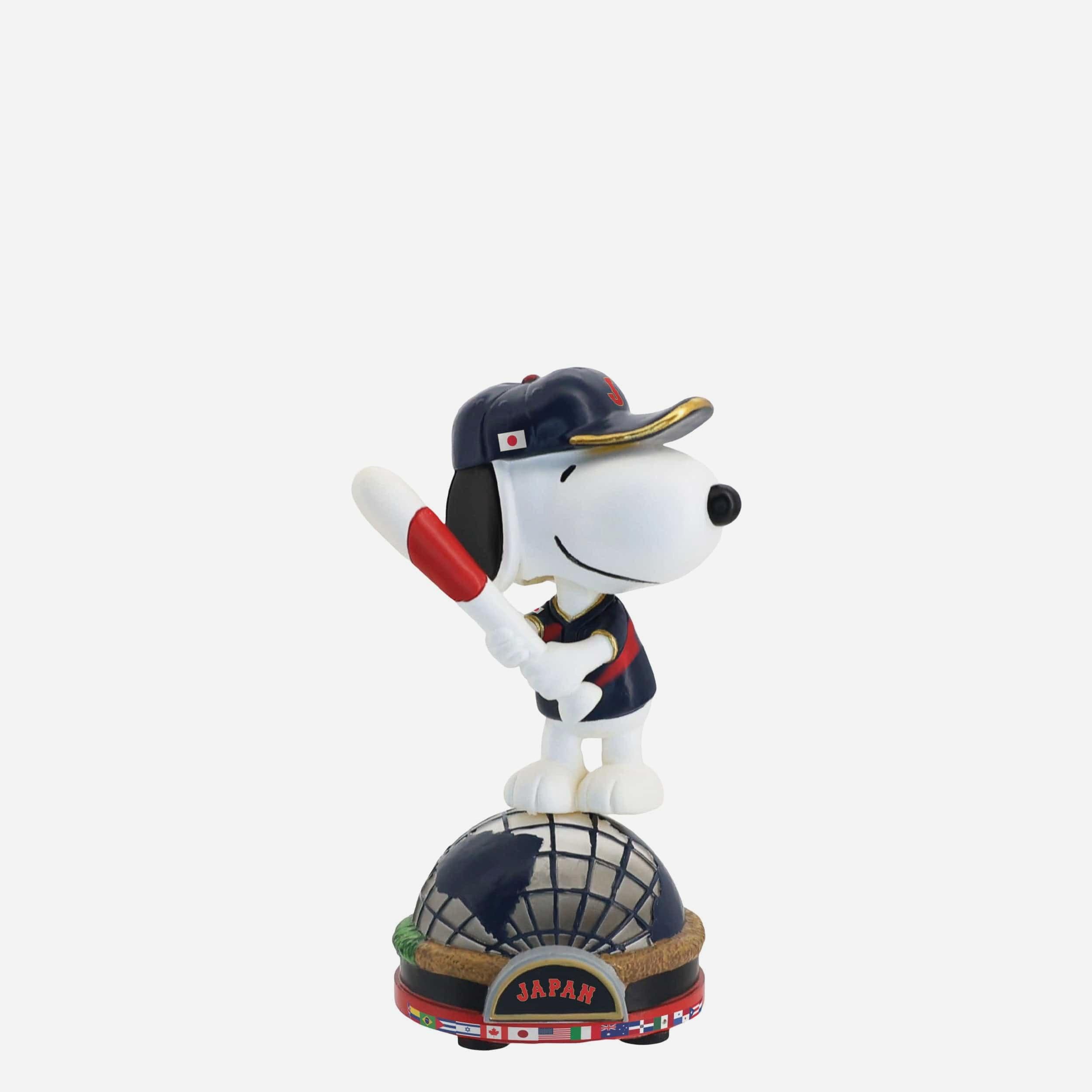 Japan Snoopy Peanuts 2026 World Baseball Classic Bobblehead FOCO