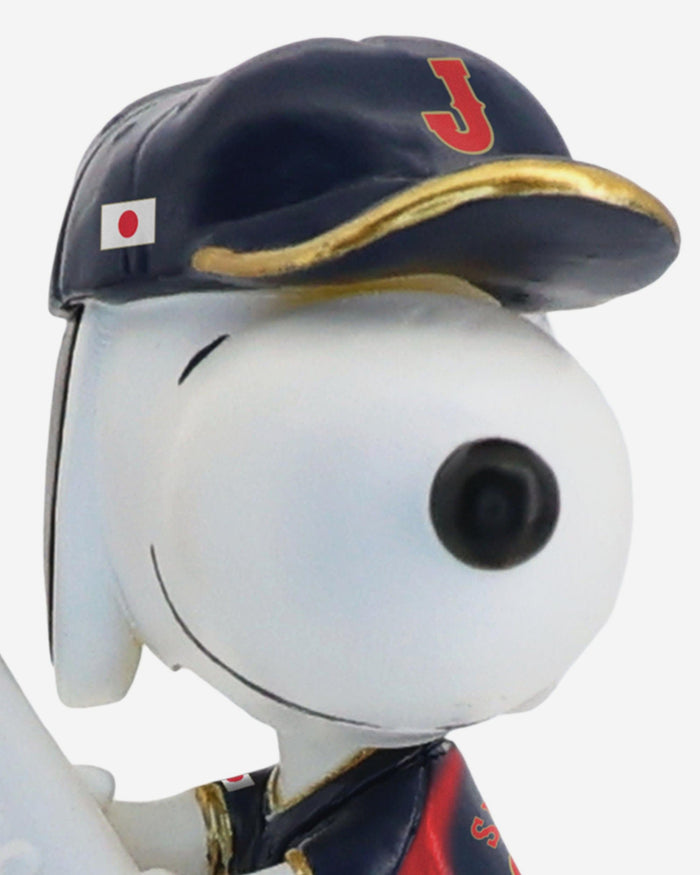 Japan Snoopy Peanuts 2026 World Baseball Classic Bobblehead FOCO - FOCO.com