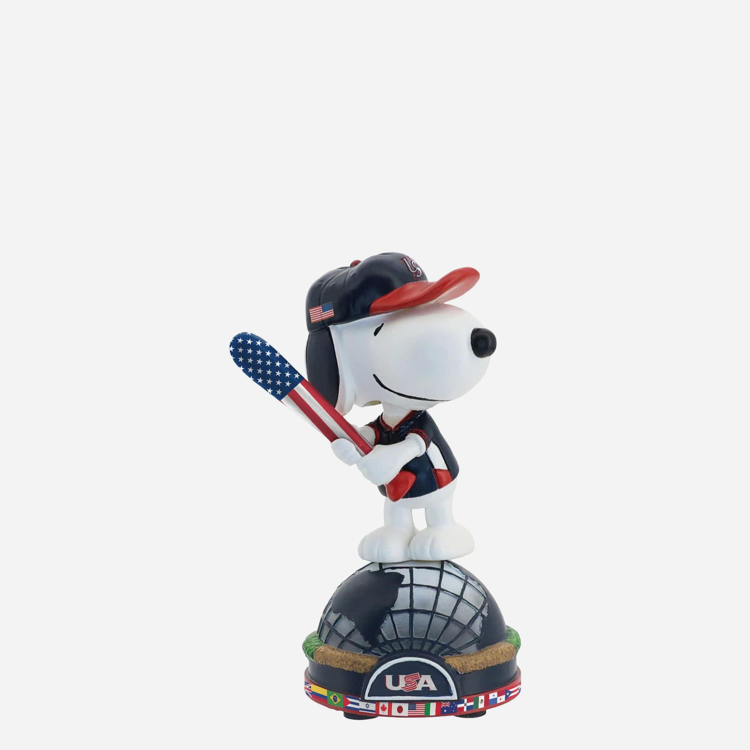 USA Snoopy Peanuts 2026 World Baseball Classic Bobblehead FOCO