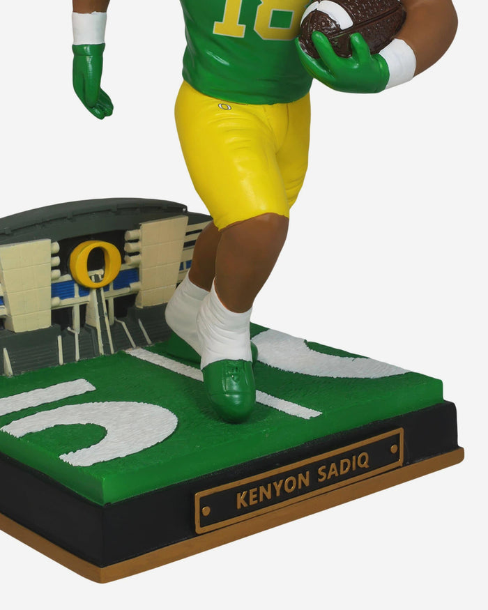 Kenyon Sadiq Oregon Ducks Gates Series Bobblehead FOCO - FOCO.com