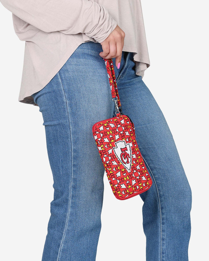 Kansas City Chiefs Quilted Printed Wristlet FOCO - FOCO.com