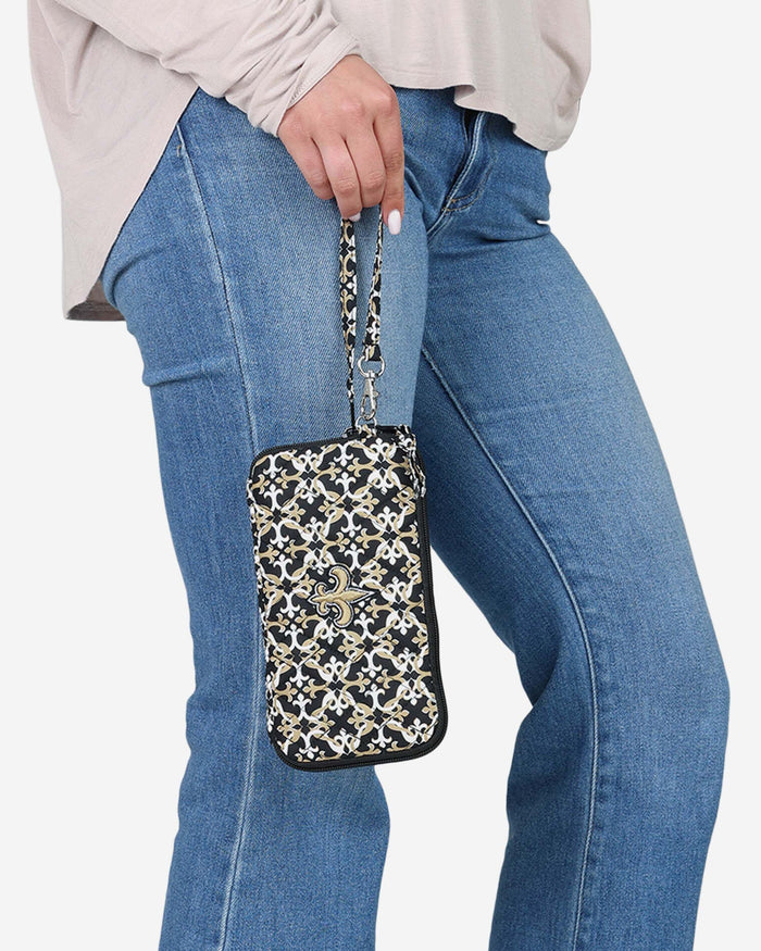 New Orleans Saints Quilted Printed Wristlet FOCO - FOCO.com