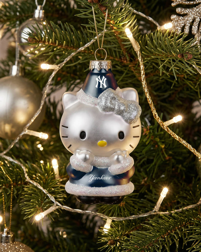 New York Yankees Hello Kitty® Glitter Ornament FOCO - FOCO.com