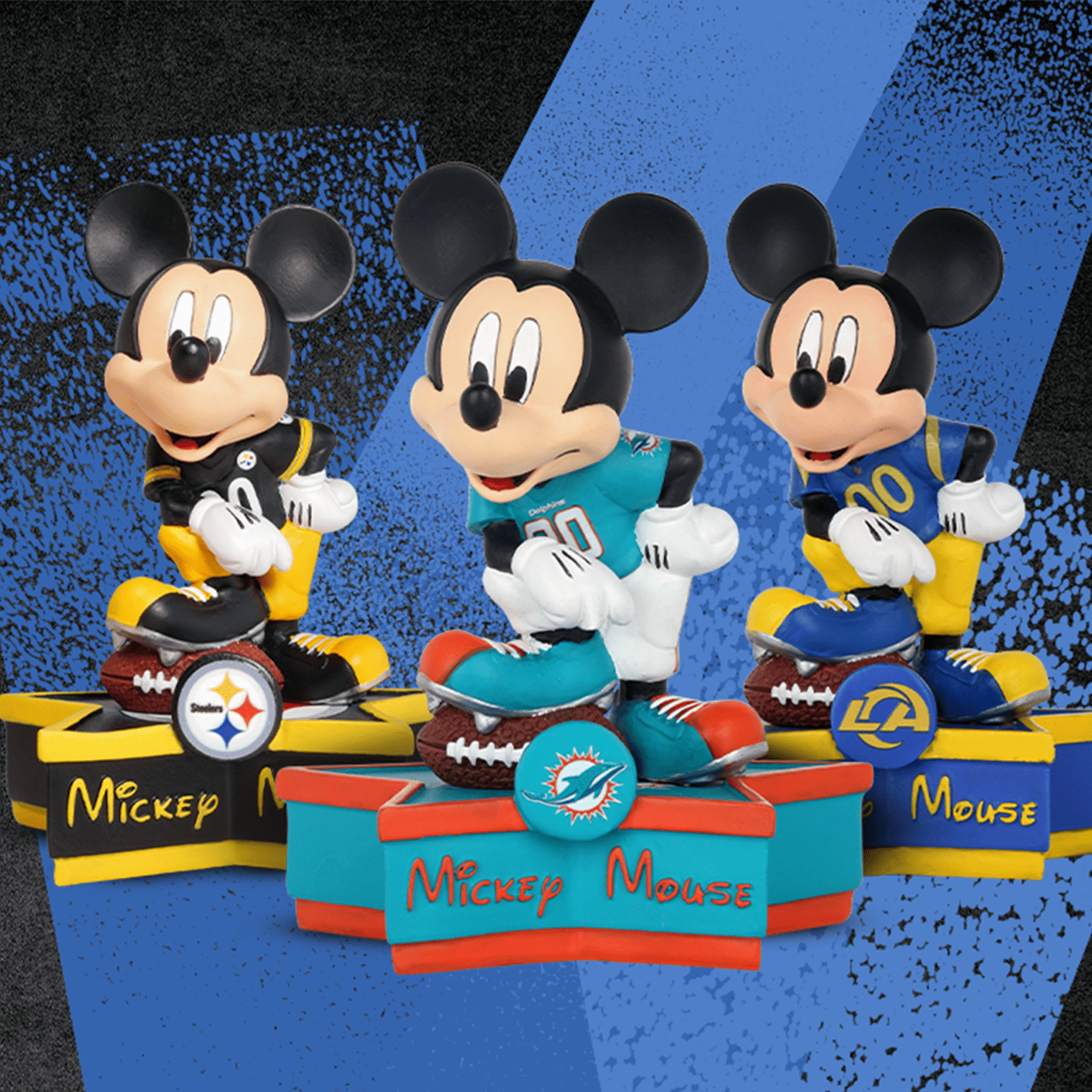 MICKEY, STRIKE<br> A POSE!
