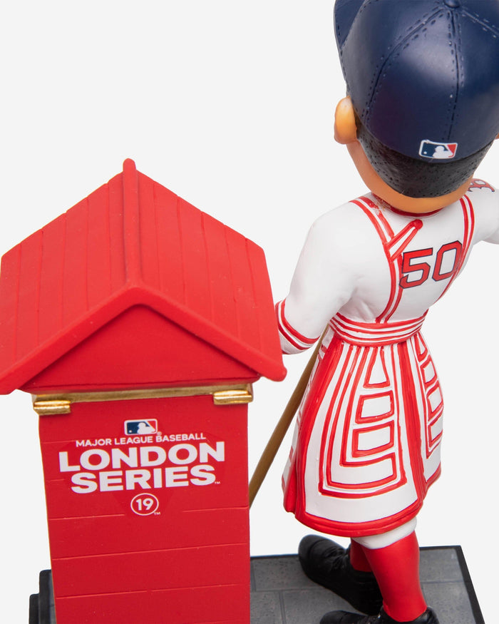 記念グッズ Mookie betts Boston Red Sox bobblehead Mookie Betts Boston Red Sox London Series Beefeater Bobblehead FOCO