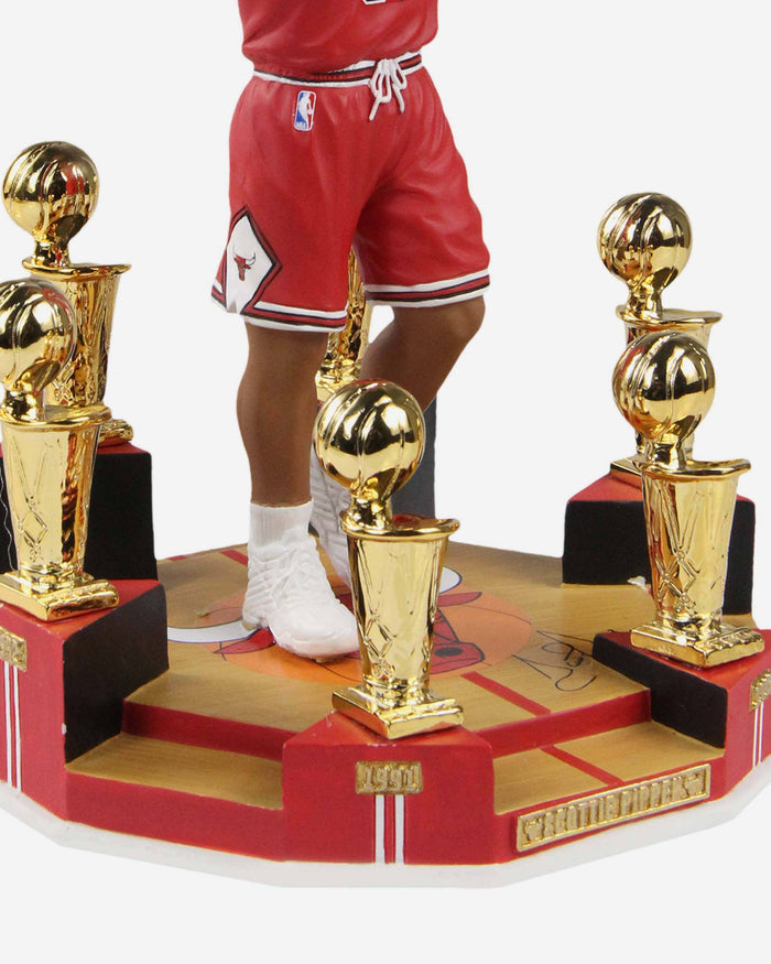Scottie Pippen Chicago Bulls 6X NBA Champion Bobblehead FOCO - FOCO.com