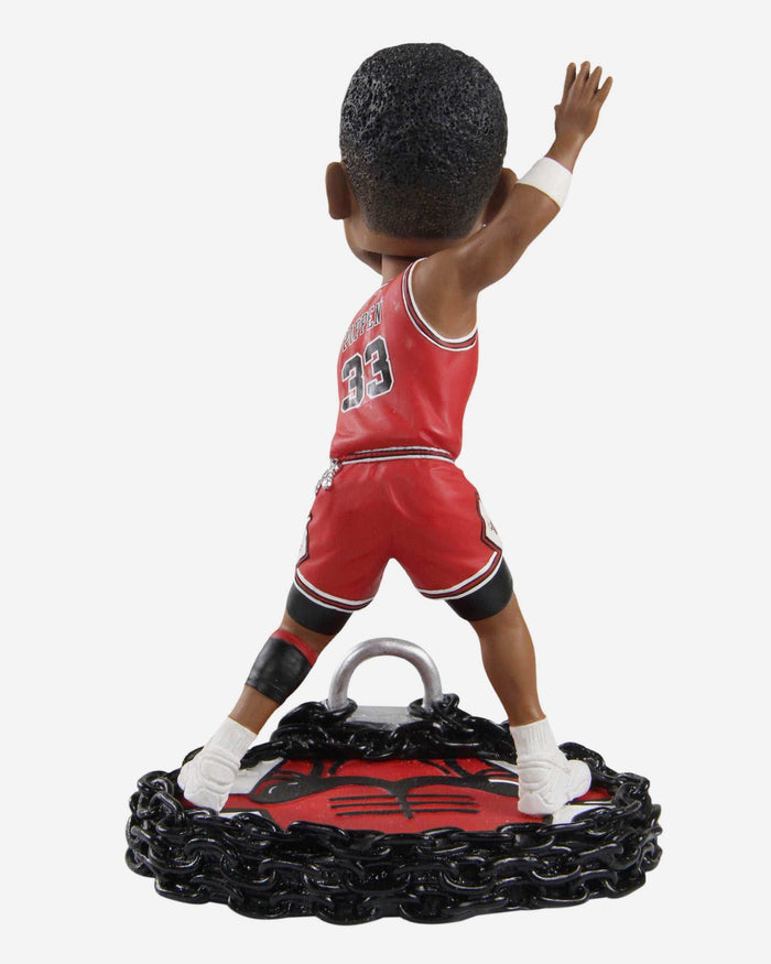 Scottie Pippen Chicago Bulls Lockdown Defense Bobblehead FOCO - FOCO.com