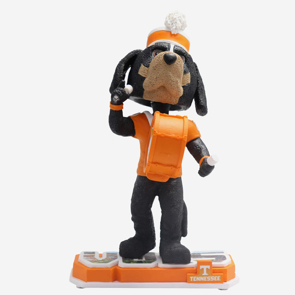 Smokey Tennessee Volunteers Halftime Heroes Mascot Bobblehead FOCO - FOCO.com