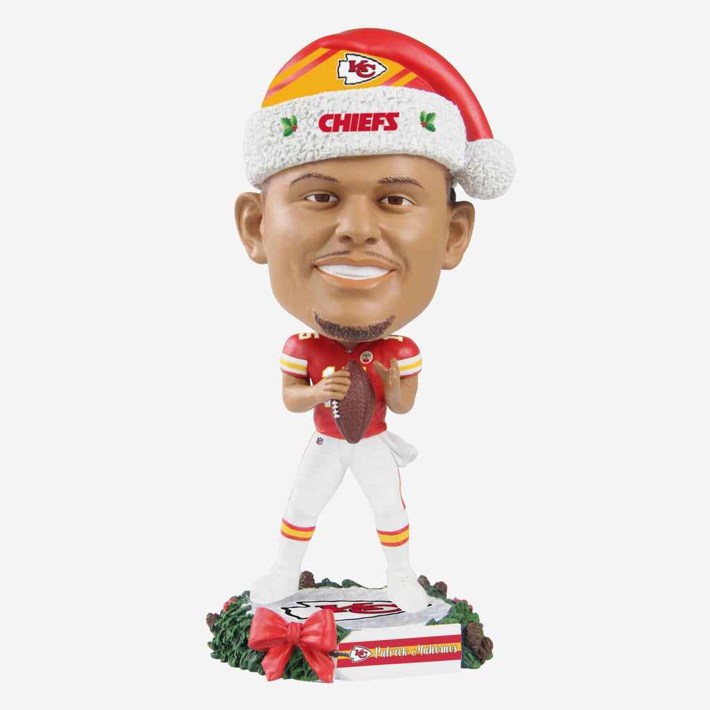 Patrick Mahomes Kansas City Chiefs Holiday Wreath Bighead Bobblehead FOCO - FOCO.com