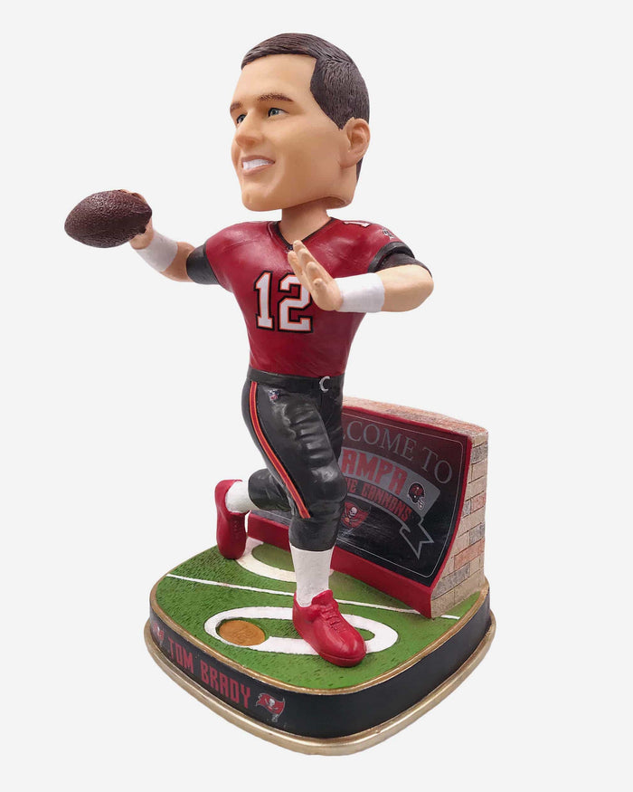 Tom Brady Tampa Bay Buccaneers Welcome Bobblehead FOCO - FOCO.com