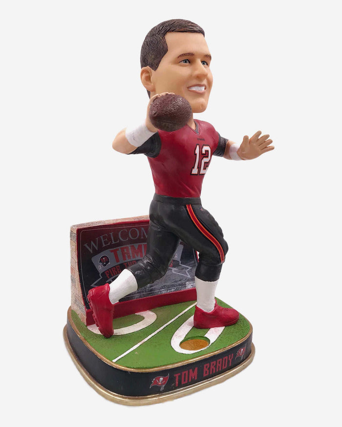 Tom Brady Tampa Bay Buccaneers Welcome Bobblehead FOCO - FOCO.com