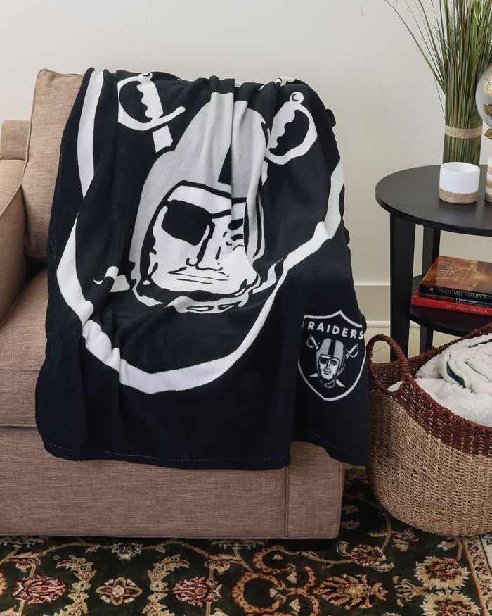 Las Vegas Raiders Supreme Slumber Plush Throw Blanket FOCO - FOCO.com