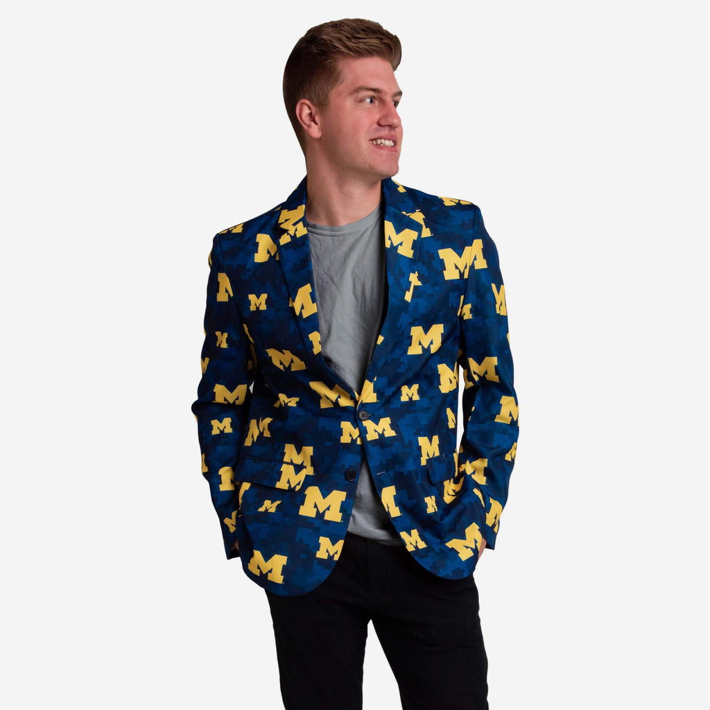 Michigan Wolverines Digital Camo Suit Jacket FOCO 42 - FOCO.com