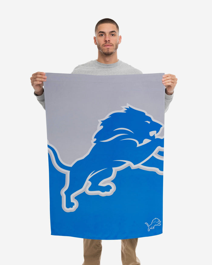 Detroit Lions Vertical Flag FOCO - FOCO.com