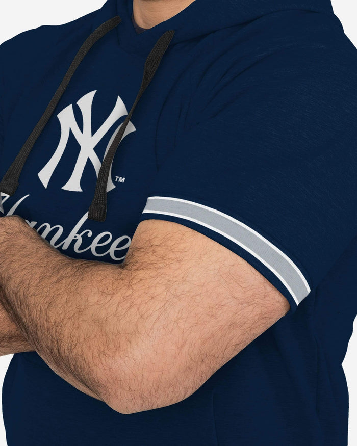 New York Yankees Short Sleeve Hoodie FOCO - FOCO.com