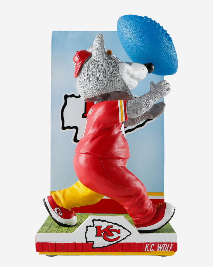 KC Wolf Kansas City Chiefs Mascot Action Pose Light Up Ball Bobblehead FOCO - FOCO.com