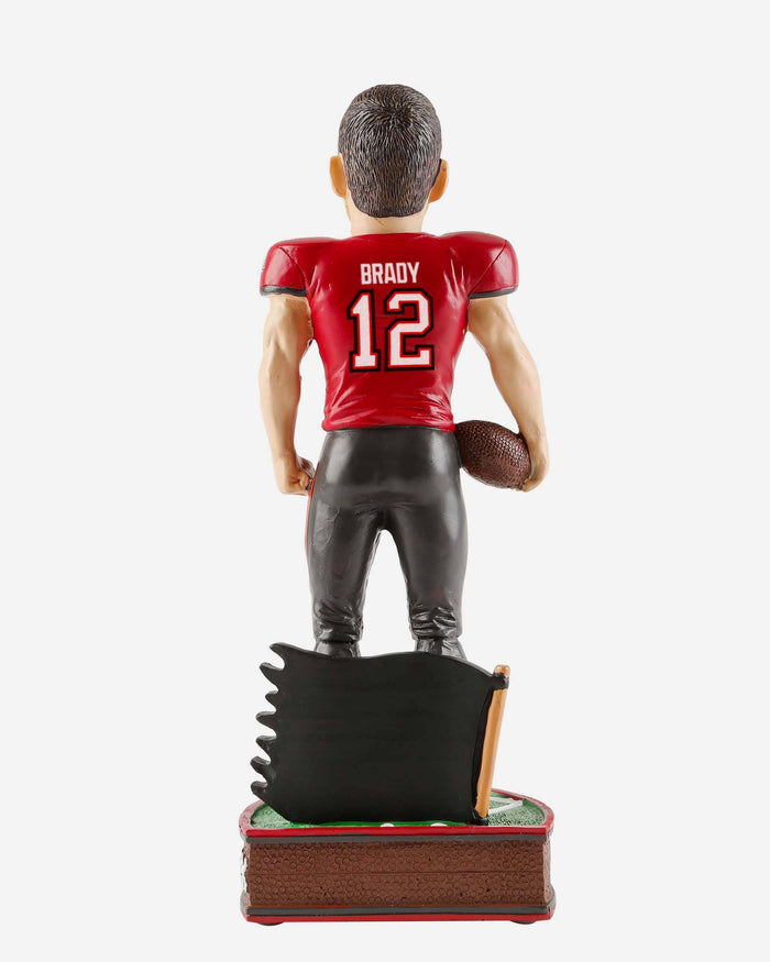 Tom Brady Tampa Bay Buccaneers Thematic Player Figurine FOCO - FOCO.com