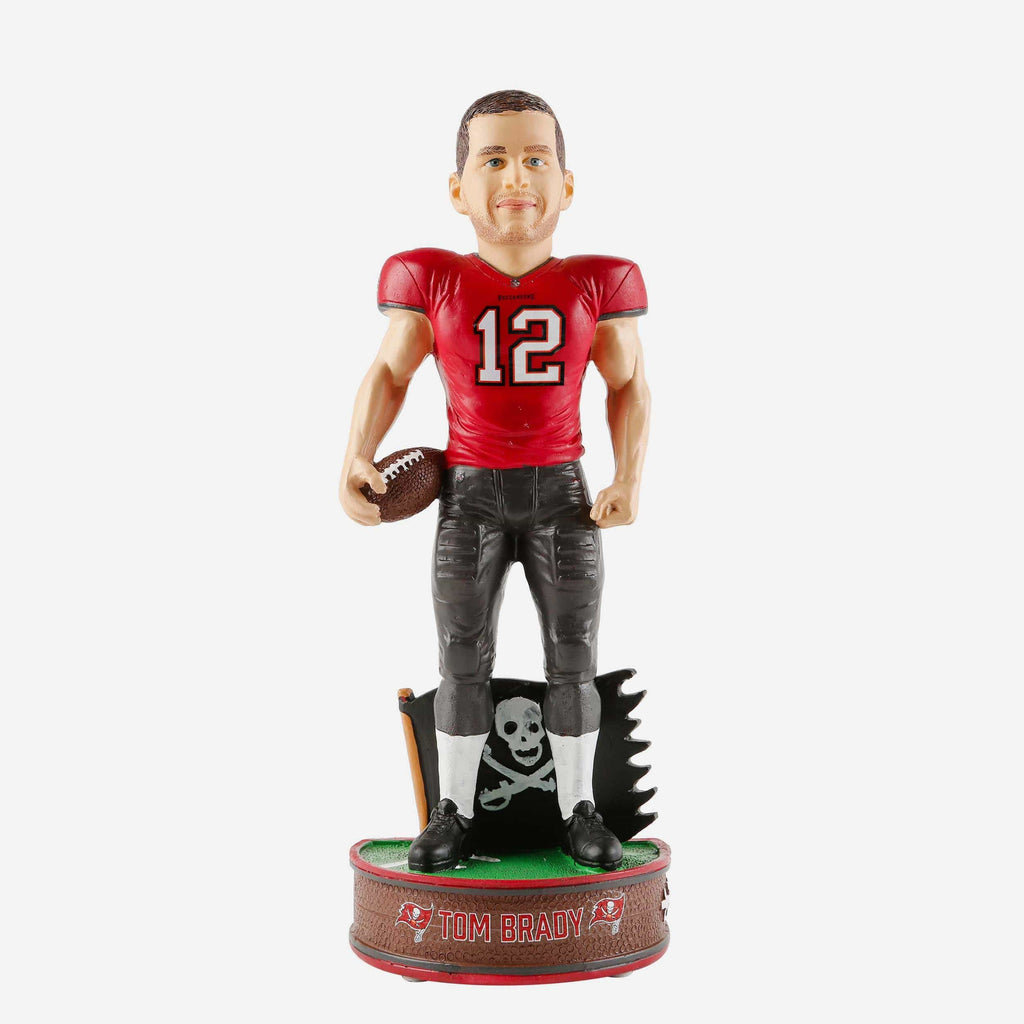 Tom Brady Tampa Bay Buccaneers Thematic Player Figurine FOCO - FOCO.com