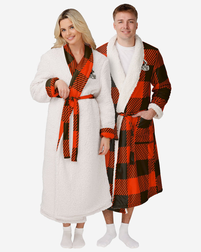 Cleveland Browns Lounge Life Reversible Robe FOCO S/M - FOCO.com