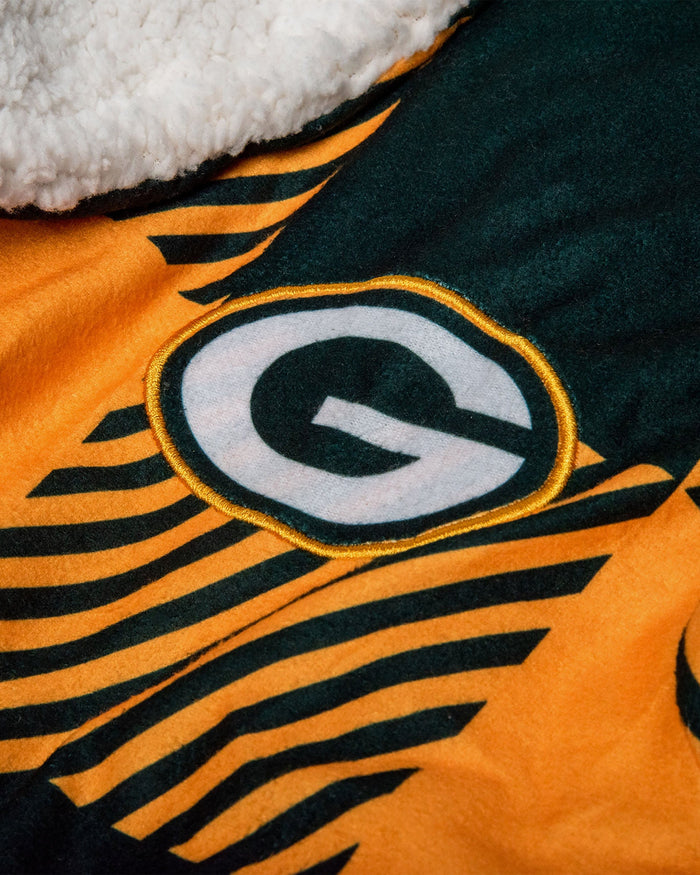 Green Bay Packers Lounge Life Reversible Robe FOCO - FOCO.com