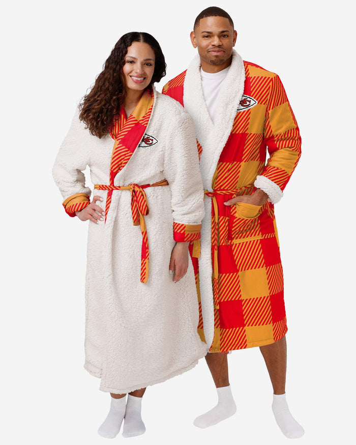 Kansas City Chiefs Lounge Life Reversible Robe FOCO S/M - FOCO.com