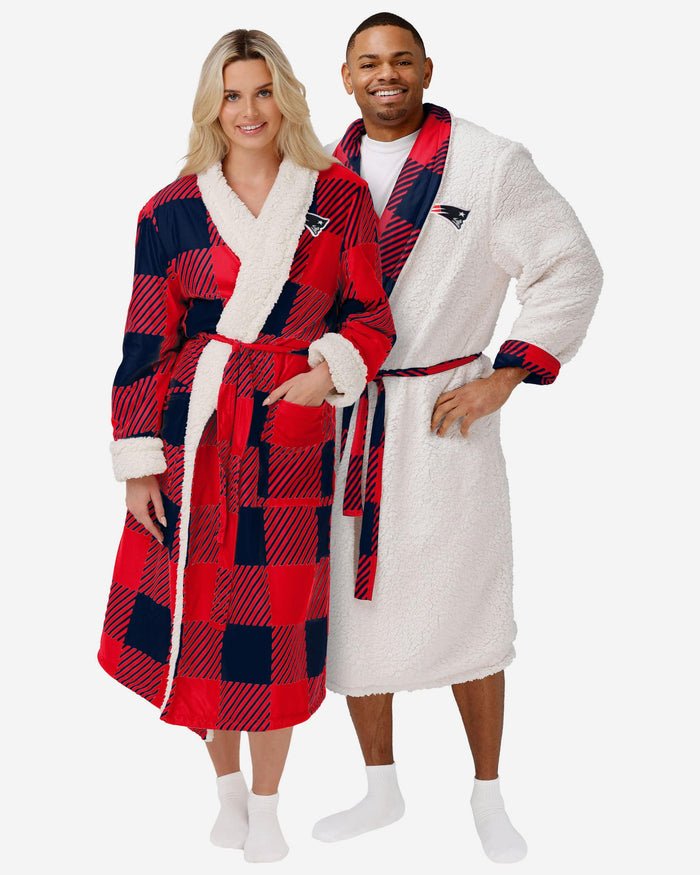 New England Patriots Lounge Life Reversible Robe FOCO S/M - FOCO.com