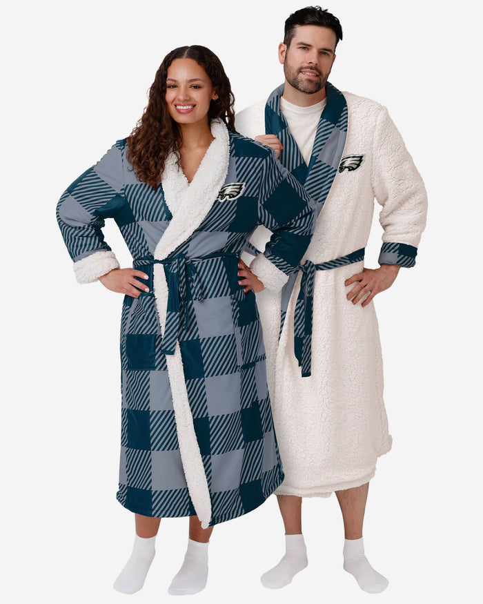 Philadelphia Eagles Lounge Life Reversible Robe FOCO S/M - FOCO.com