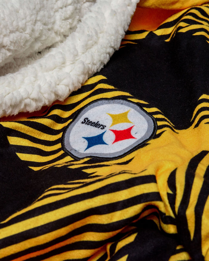 Pittsburgh Steelers Lounge Life Reversible Robe FOCO - FOCO.com
