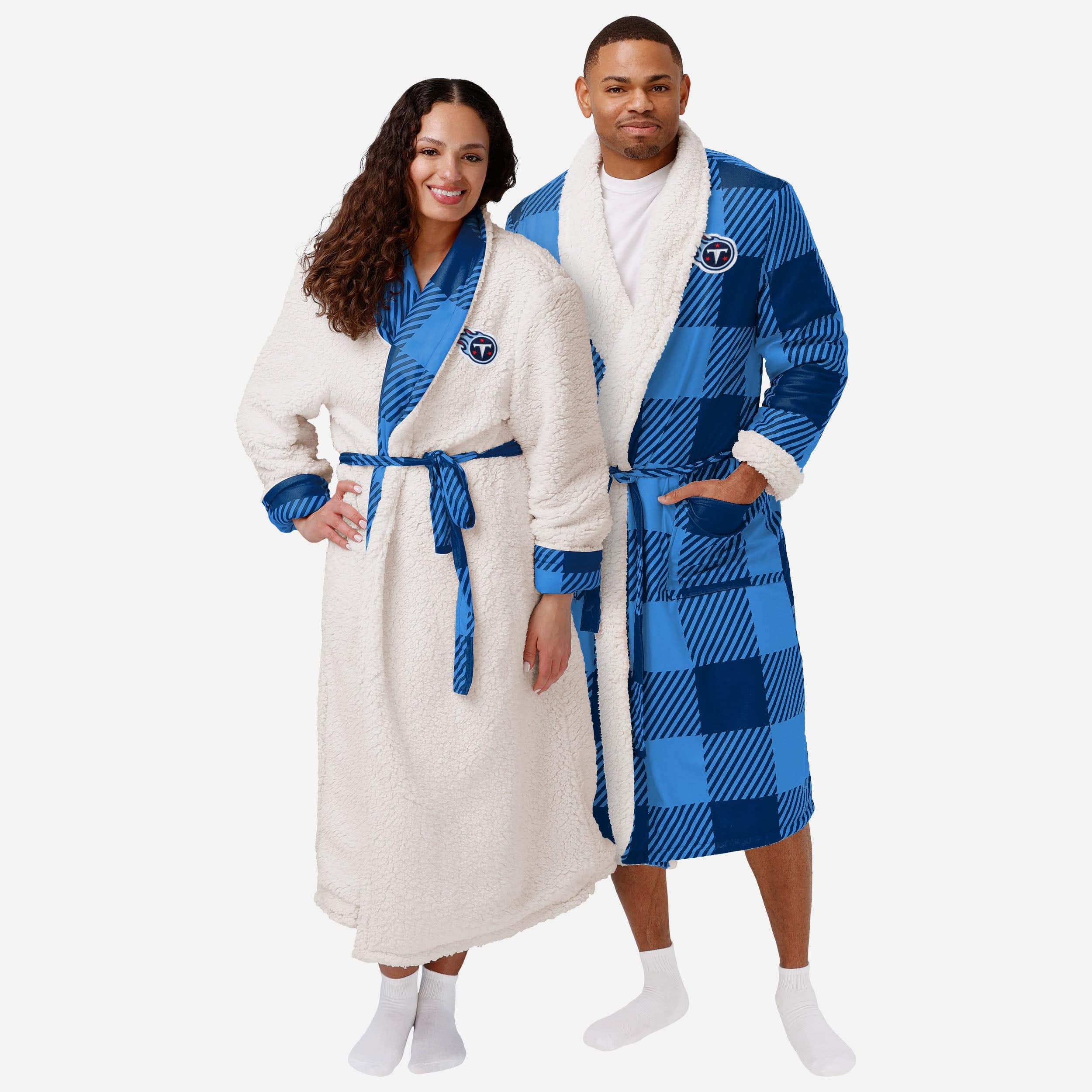 Tennessee Titans Lounge Life Reversible Robe FOCO