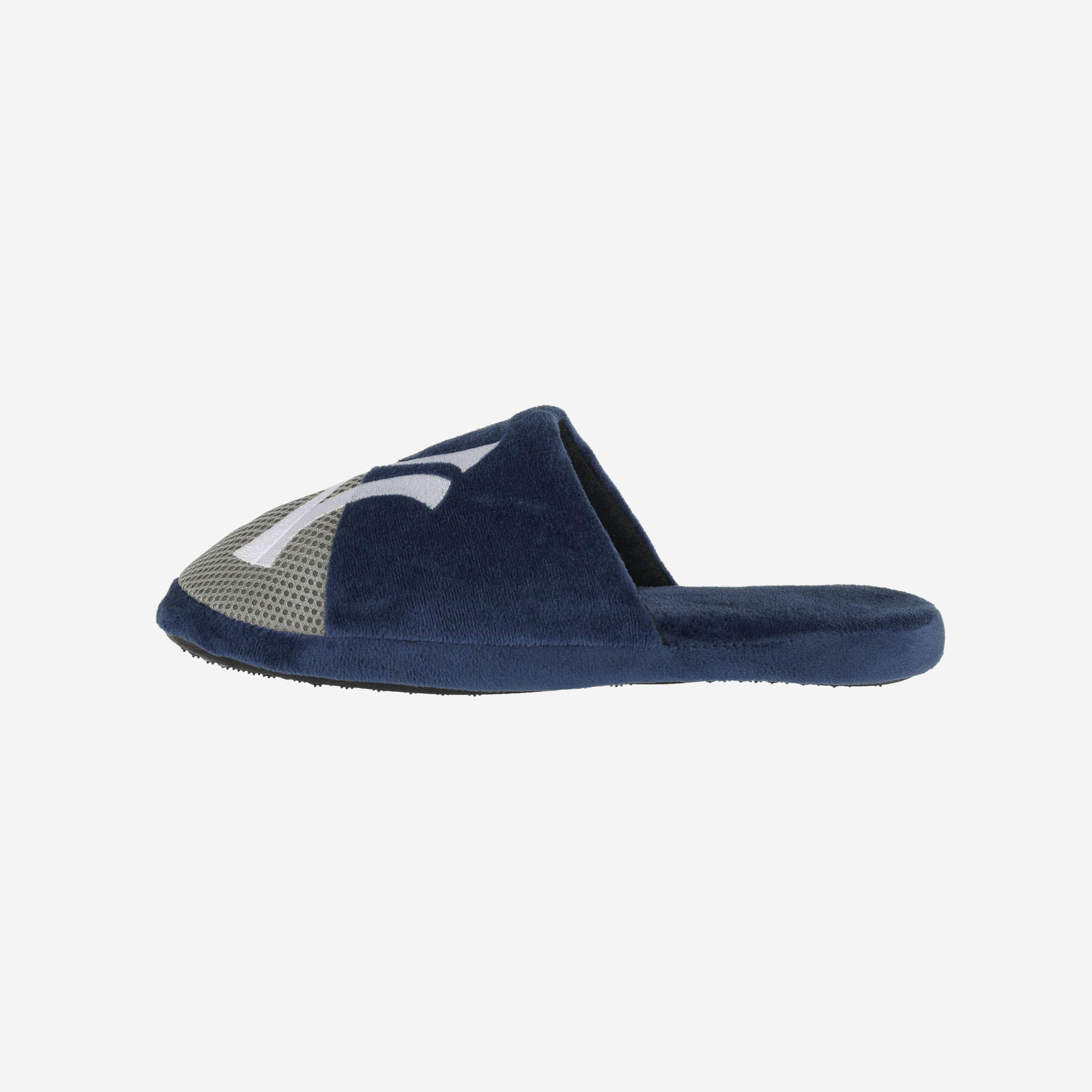 New York Yankees Team Logo Staycation Slipper FOCO