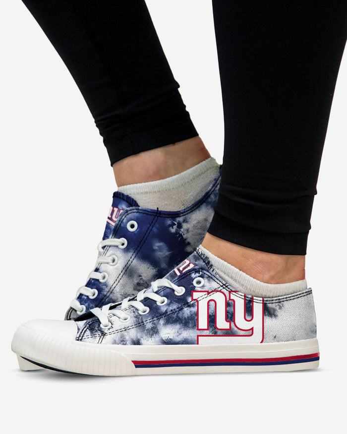 New York Giants Womens Low Top Tie-Dye Canvas Shoe FOCO - FOCO.com