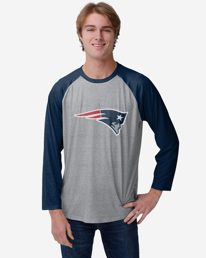 New England Patriots Gray Big Logo Raglan T-Shirt FOCO S - FOCO.com