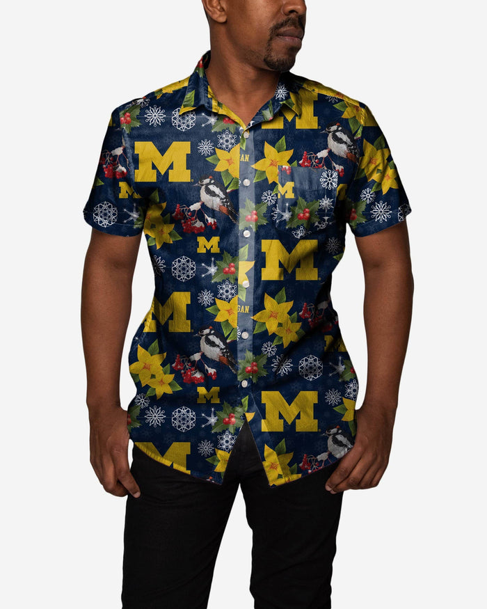 Michigan Wolverines Mistletoe Button Up Shirt FOCO S - FOCO.com