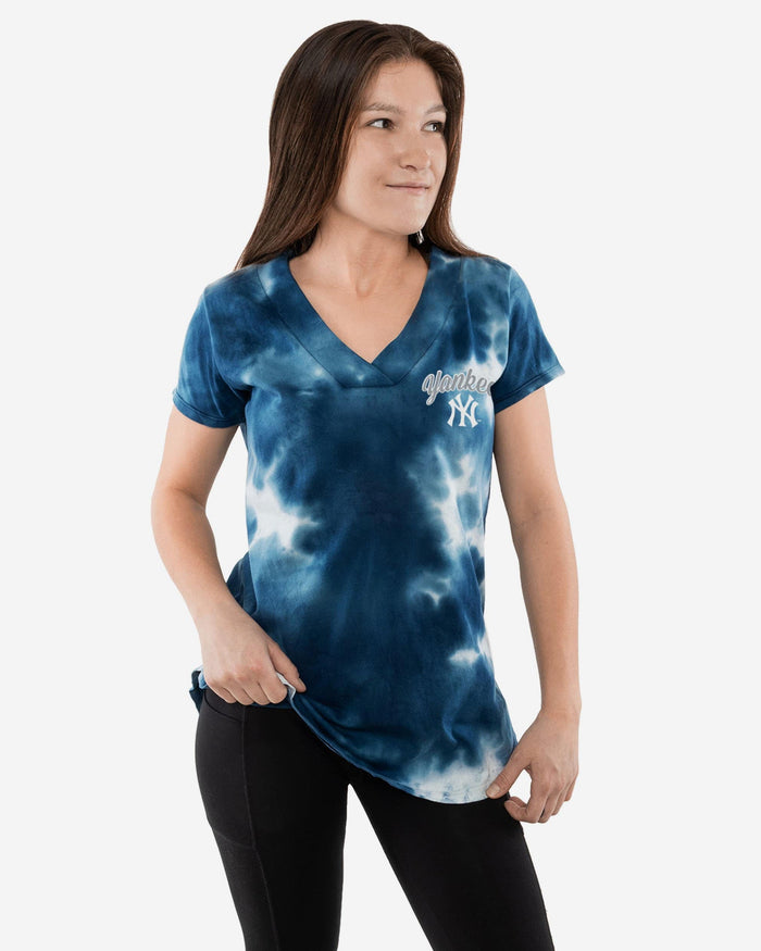 FOCO New York Yankees Womens Tie-Dye Rush Oversized T-Shirt, Size: L